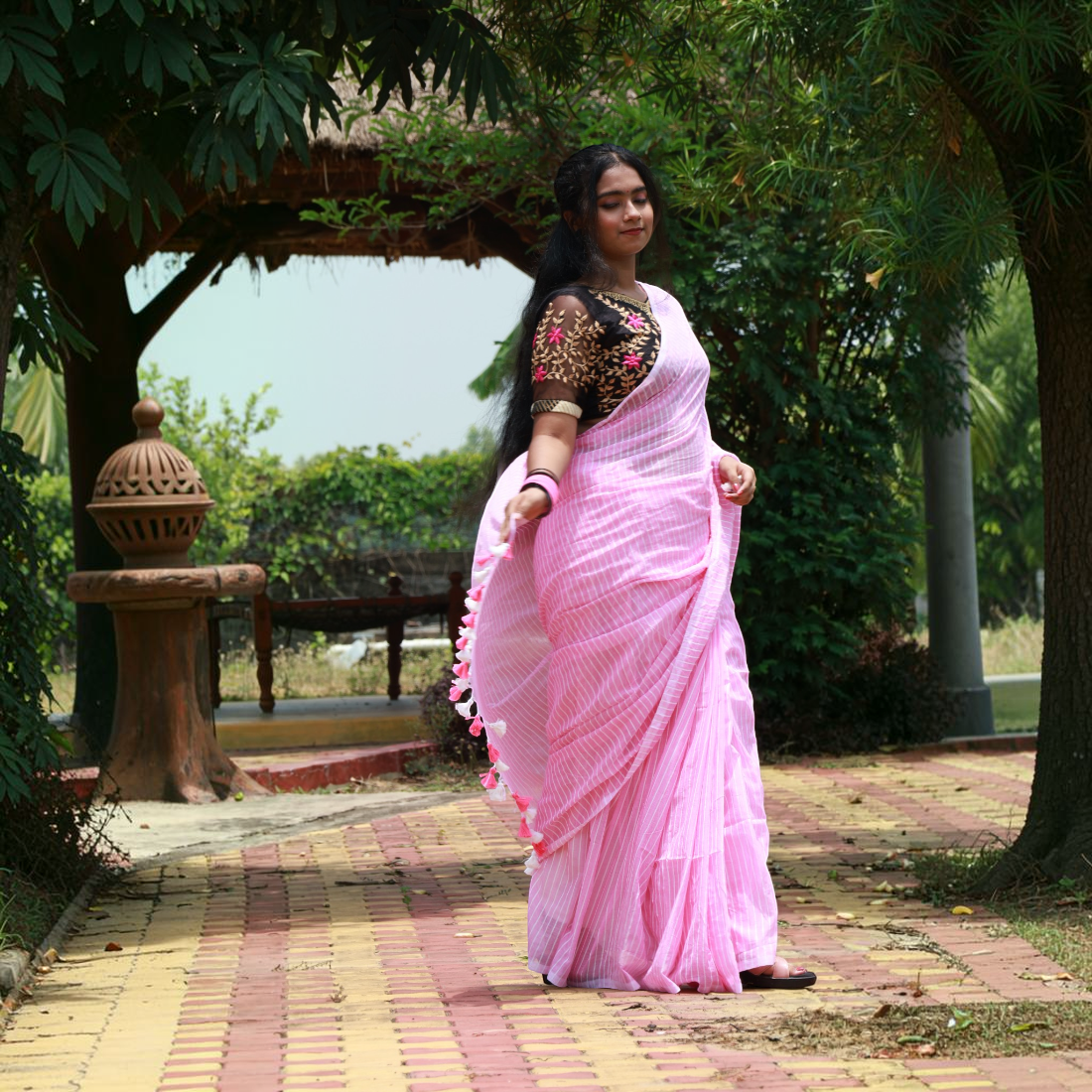 rittika Grace Pure Molmol Cotton Saree - Handcrafted Indian Art (View 4) | Art Angan