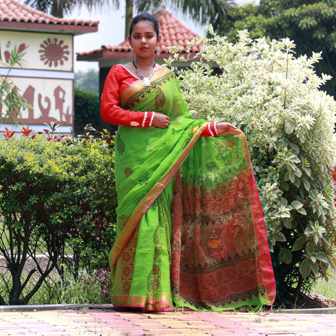 Haripriya Aplique Handloom Cotton Saree - Authentic Handcrafted Saree | Art Angan